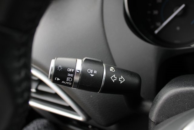 Used 2018 Jaguar F-PACE Prestige image 17