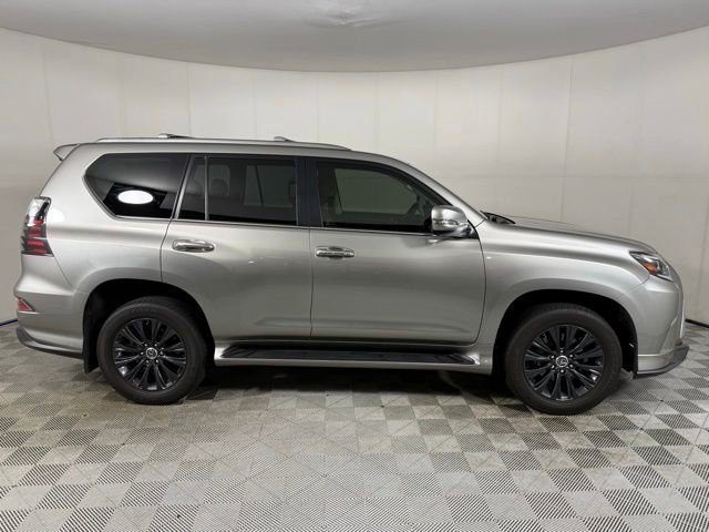 Used 2023 Lexus GX 460 Premium w/ Accessory Package AWD/4WD image 10