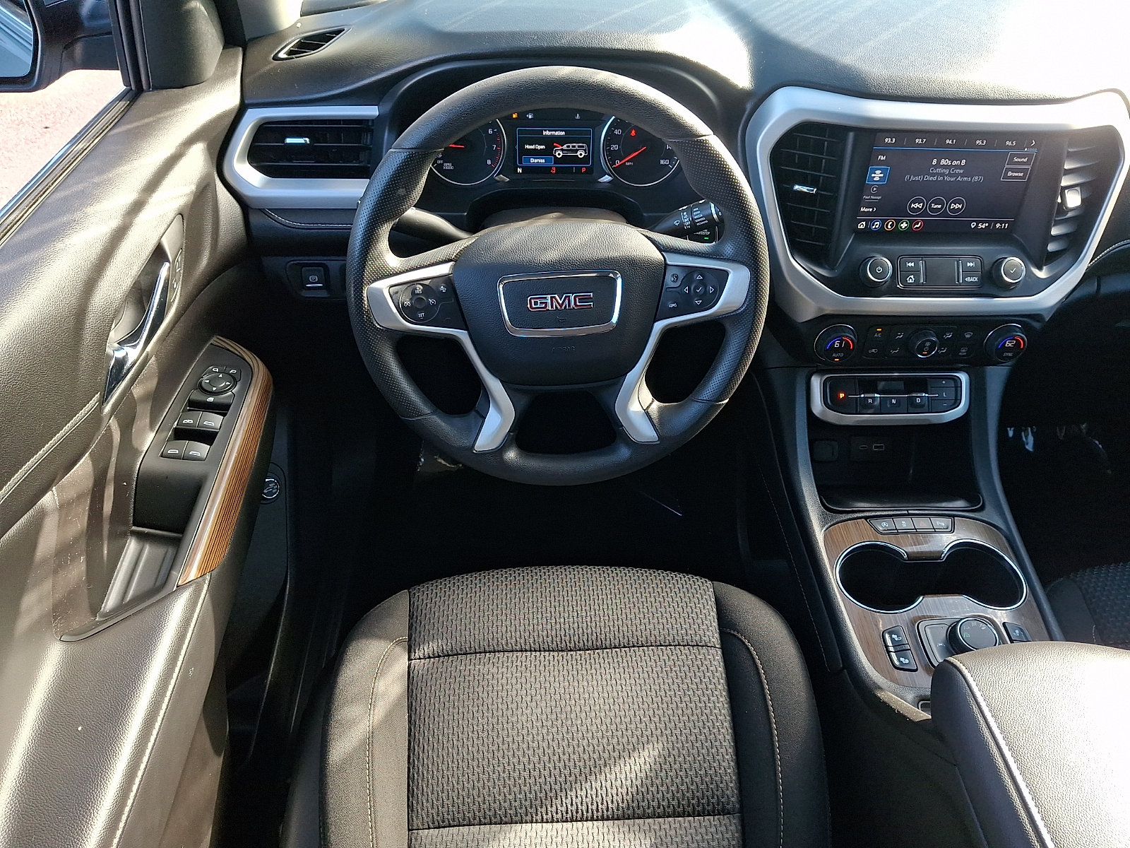 Used 2023 GMC Acadia SLE w/ Driver Convenience Package AWD/4WD image 14