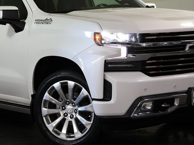 Used 2020 Chevrolet Silverado 1500 High Country w/ Technology Package AWD/4WD image 9