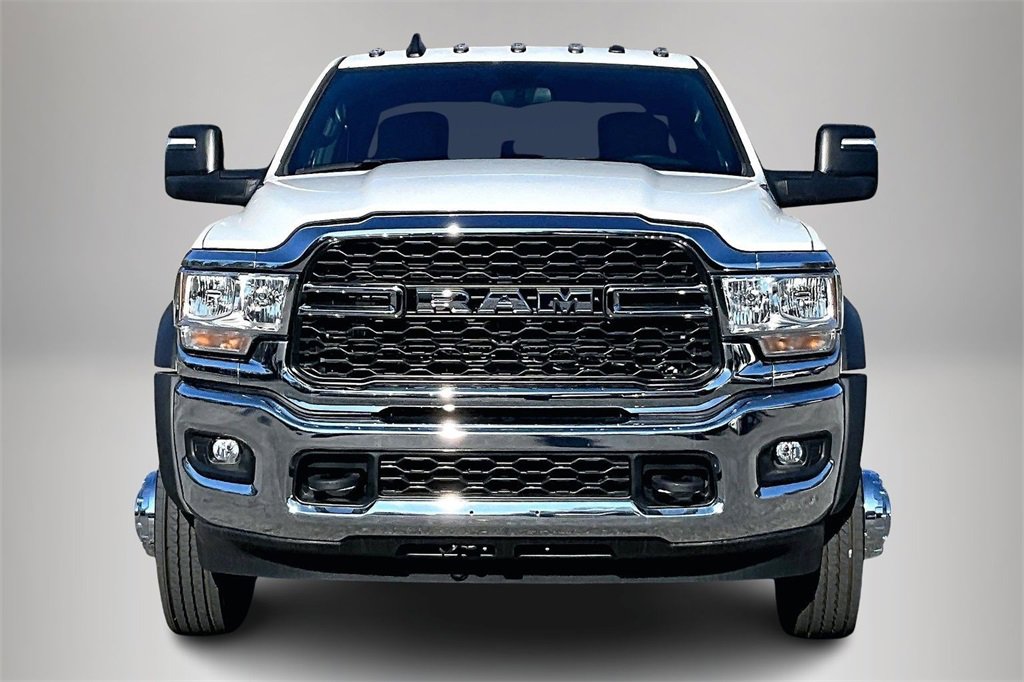 Used 2024 RAM 5500 Tradesman w/ Chrome Appearance Group image 4