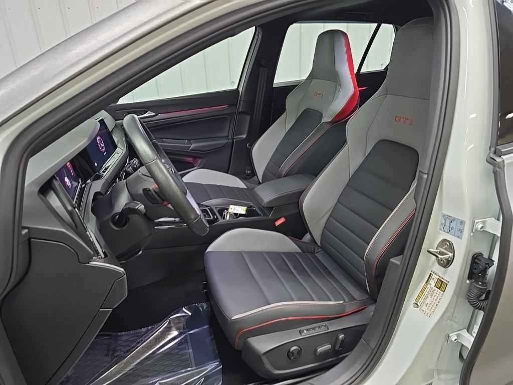 Used 2024 Volkswagen GTI SE image 31