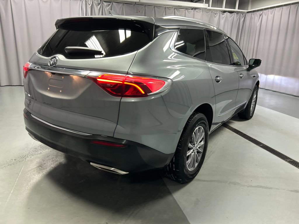 Used 2023 Buick Enclave Essence image 7