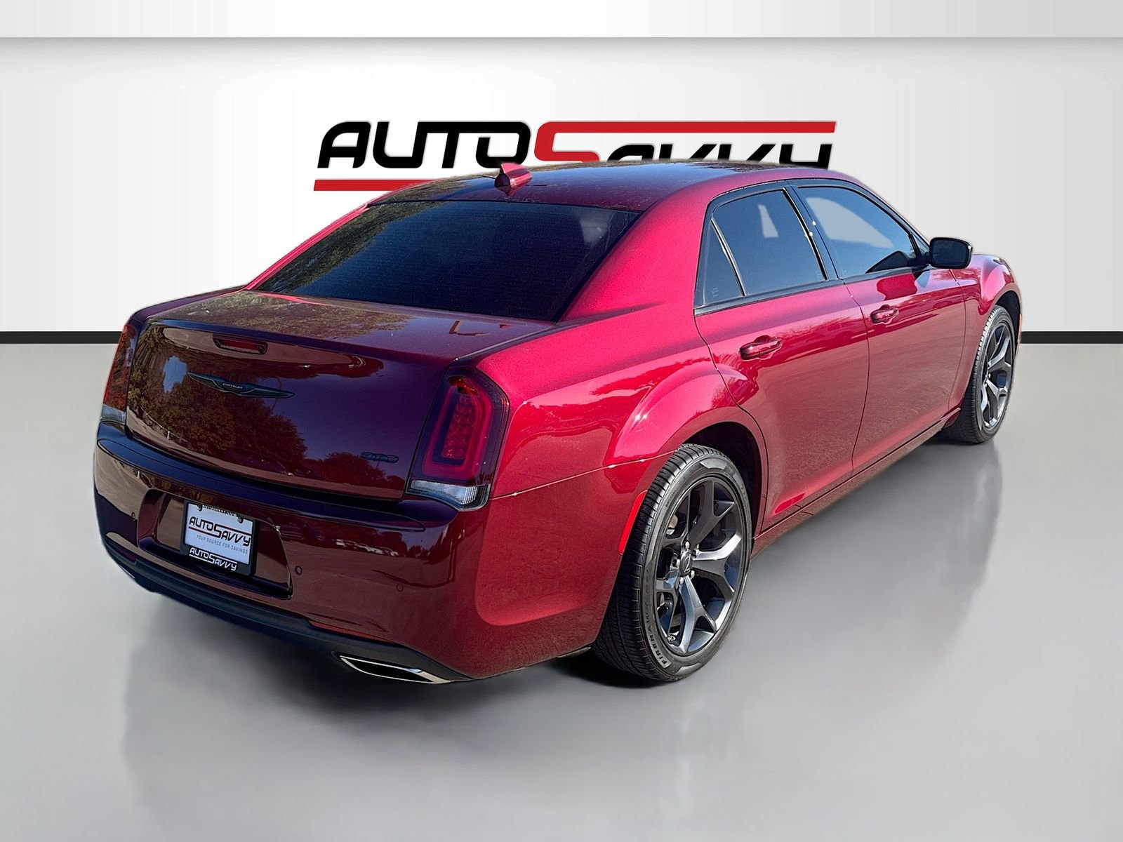 Used 2023 Chrysler 300 Touring w/ Safetytec Plus Group image 7