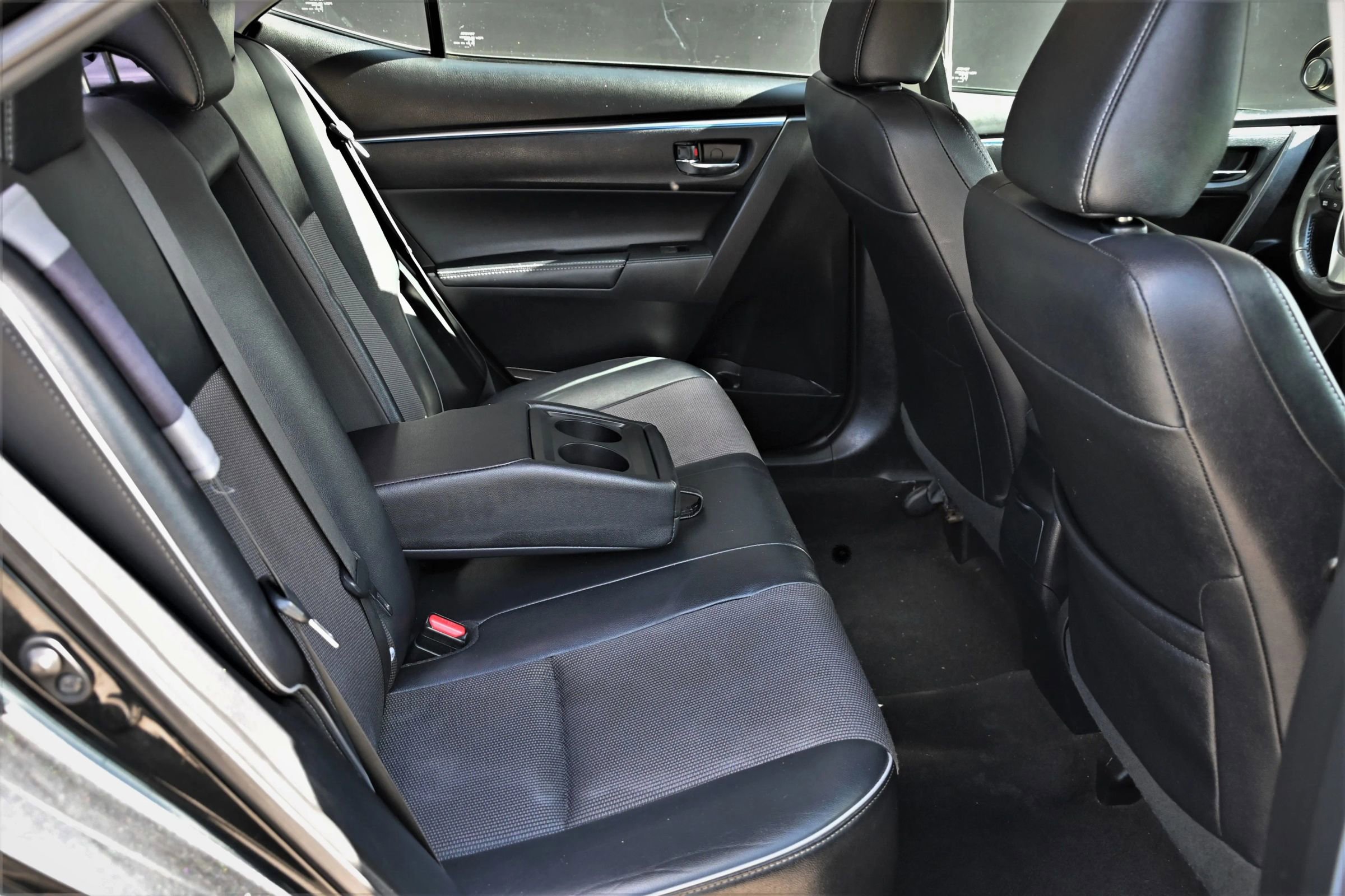 Used 2015 Toyota Corolla S FWD image 19