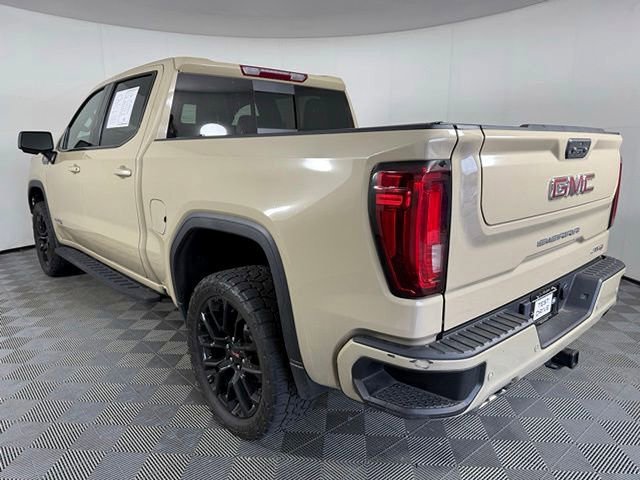 Used 2023 GMC Sierra 1500 AT4 w/ AT4 Premium Package AWD/4WD image 4