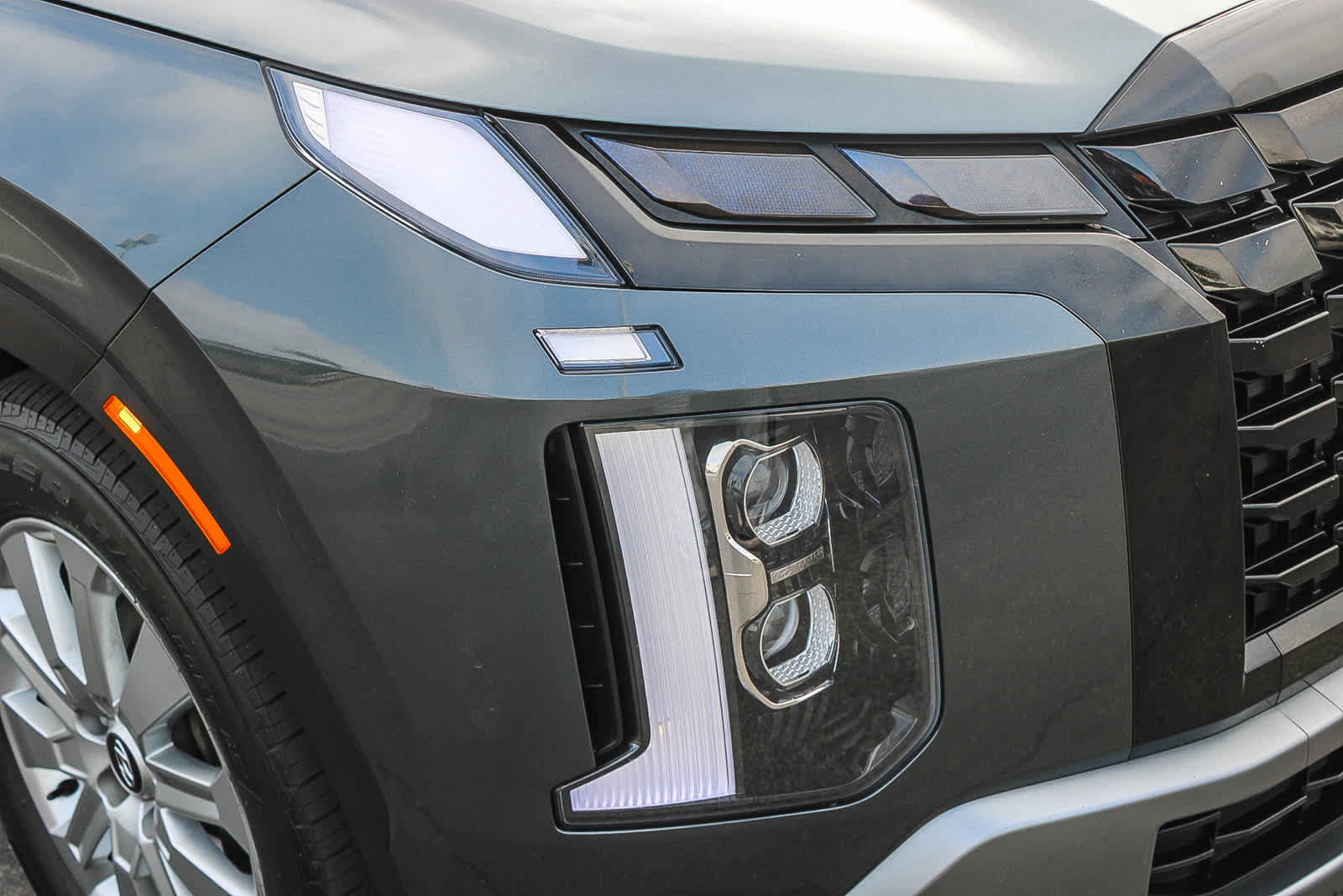 Used 2023 Hyundai Palisade SEL AWD/4WD image 4