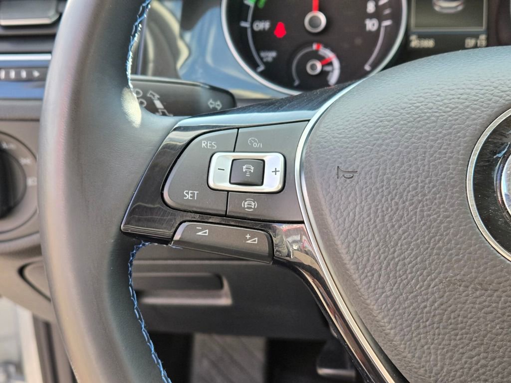 Used 2019 Volkswagen e-Golf SE w/ Driver Assistance Package image 24