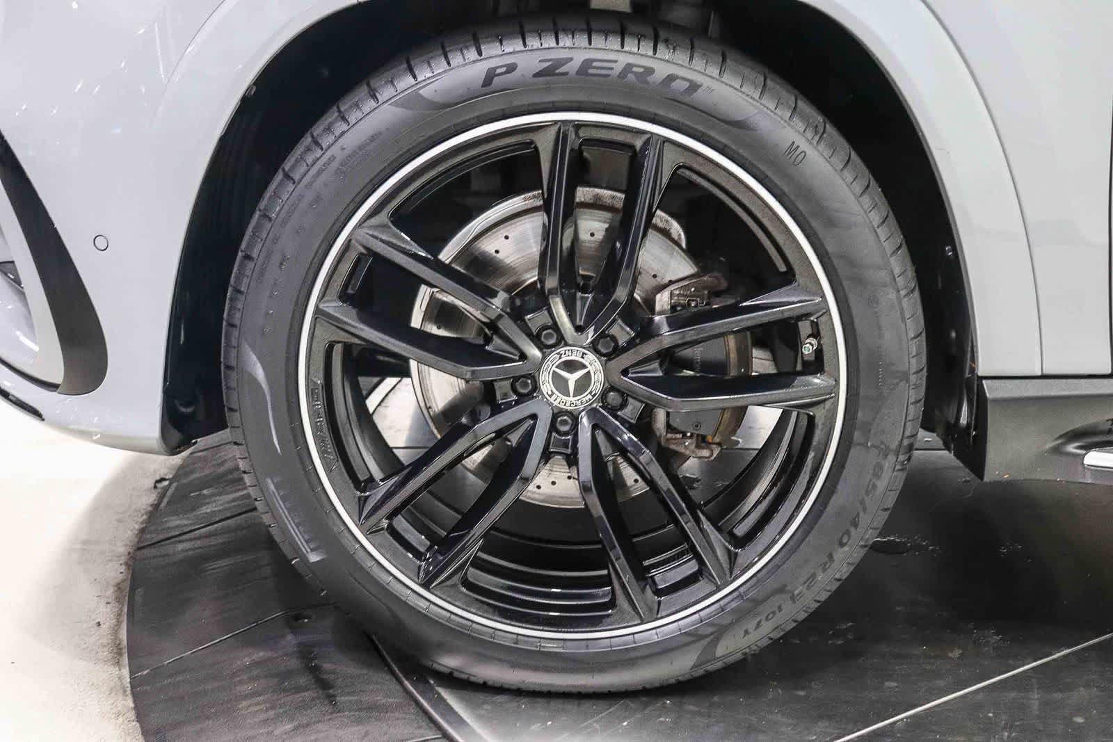 Used 2024 Mercedes-Benz GLS 580 4MATIC image 9