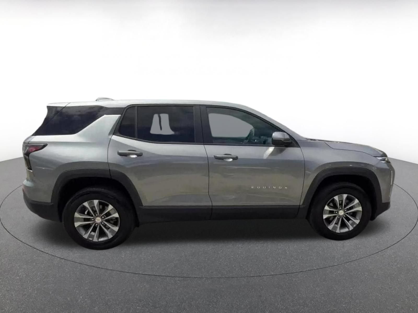 Used 2025 Chevrolet Equinox LT FWD image 16
