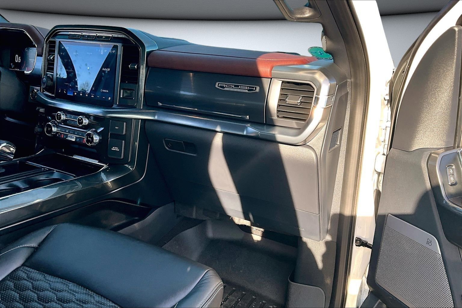 Used 2022 Ford F150 Lariat w/ Equipment Group 502A High image 25