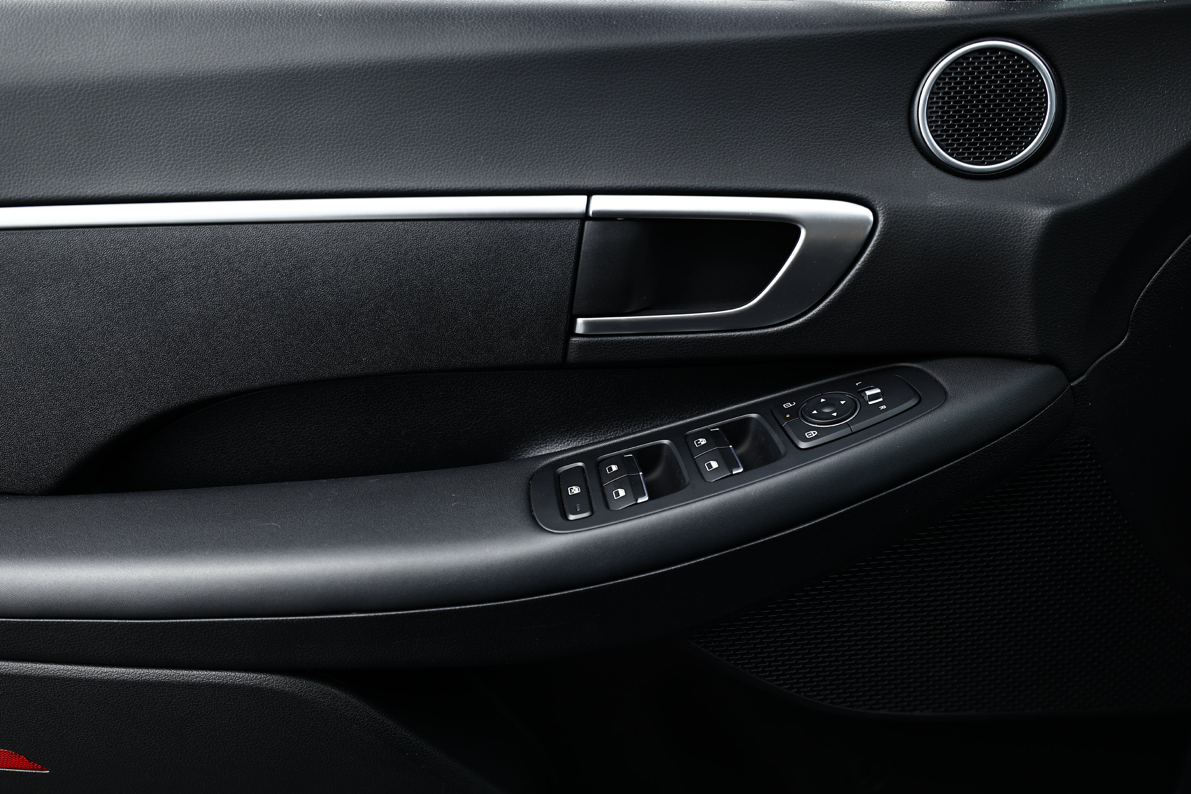 Certified 2025 Hyundai Sonata SE FWD image 14