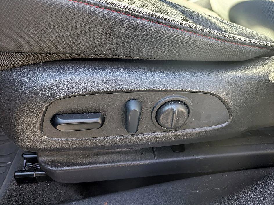 Used 2023 Chevrolet TrailBlazer RS image 12