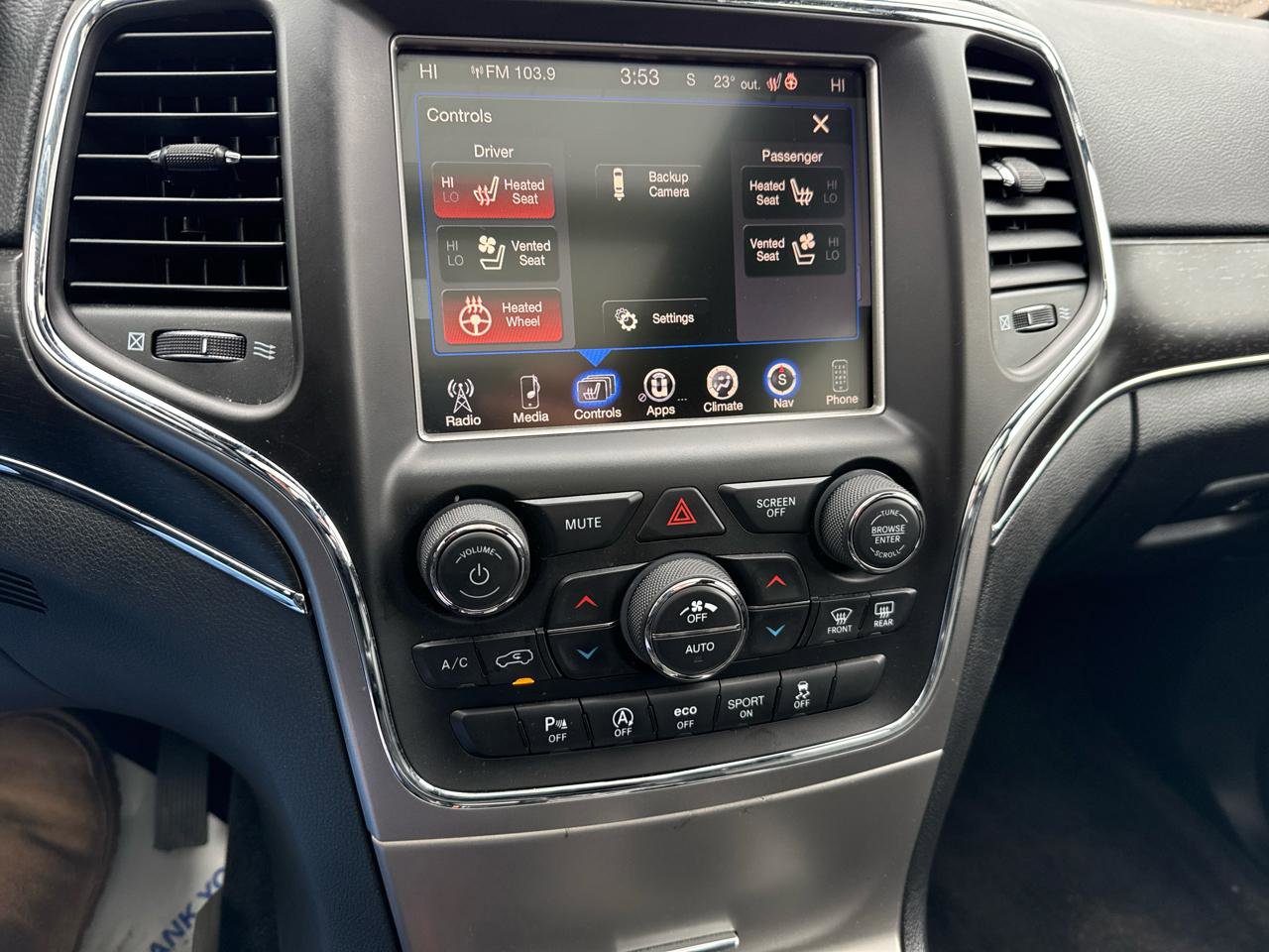 Used 2018 Jeep Grand Cherokee Limited w/ Luxury Group II image 16