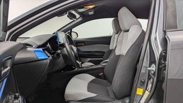 Used 2019 Toyota C-HR XLE image 14