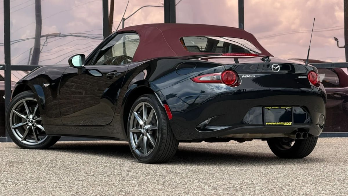Used 2018 MAZDA MX-5 Miata Grand Touring RWD image 11