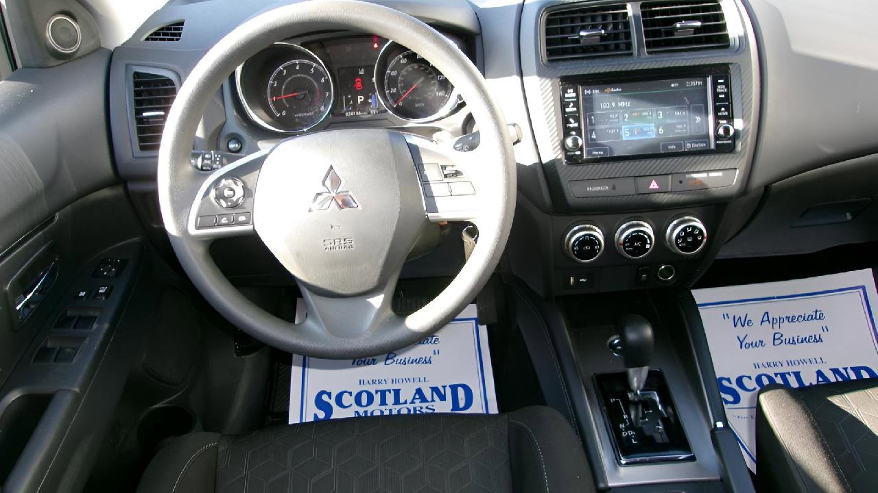 Used 2025 Mitsubishi Outlander Sport ES image 11