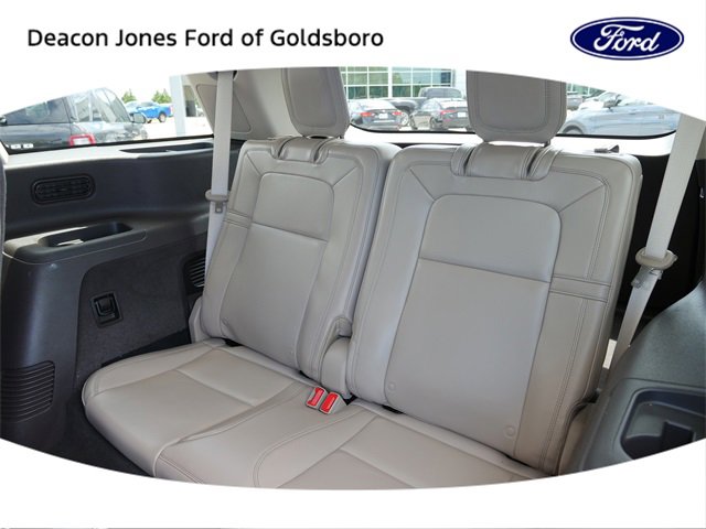 Used 2023 Lincoln Aviator Reserve w/ Equipment Group 201A image 13