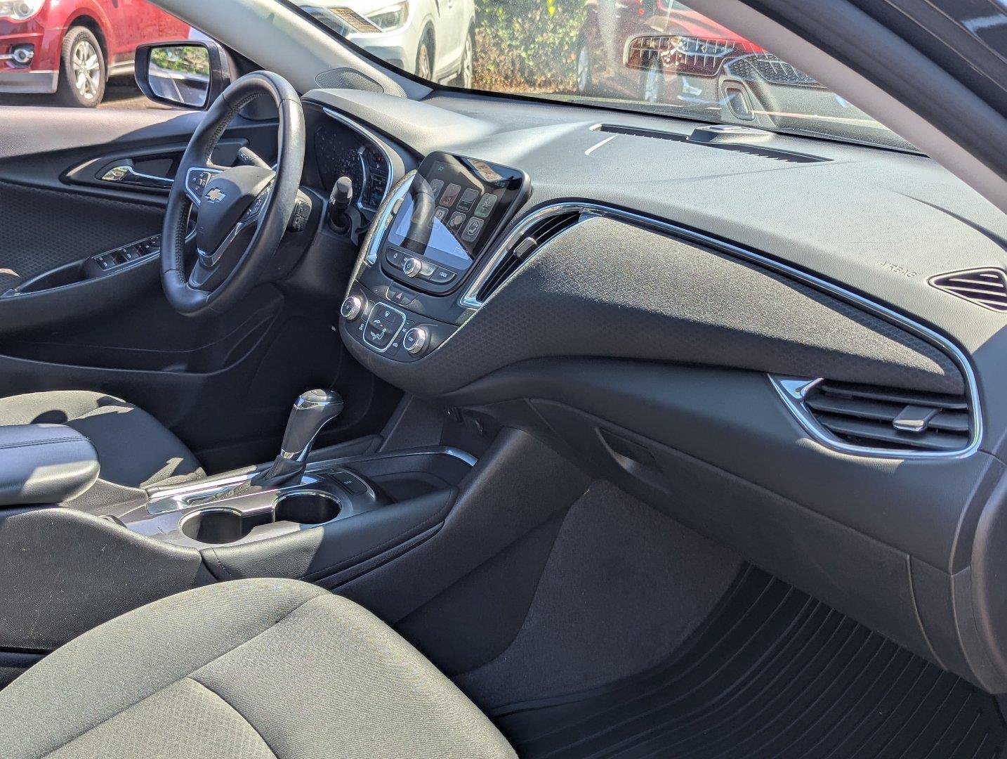 Used 2016 Chevrolet Malibu LT FWD image 33