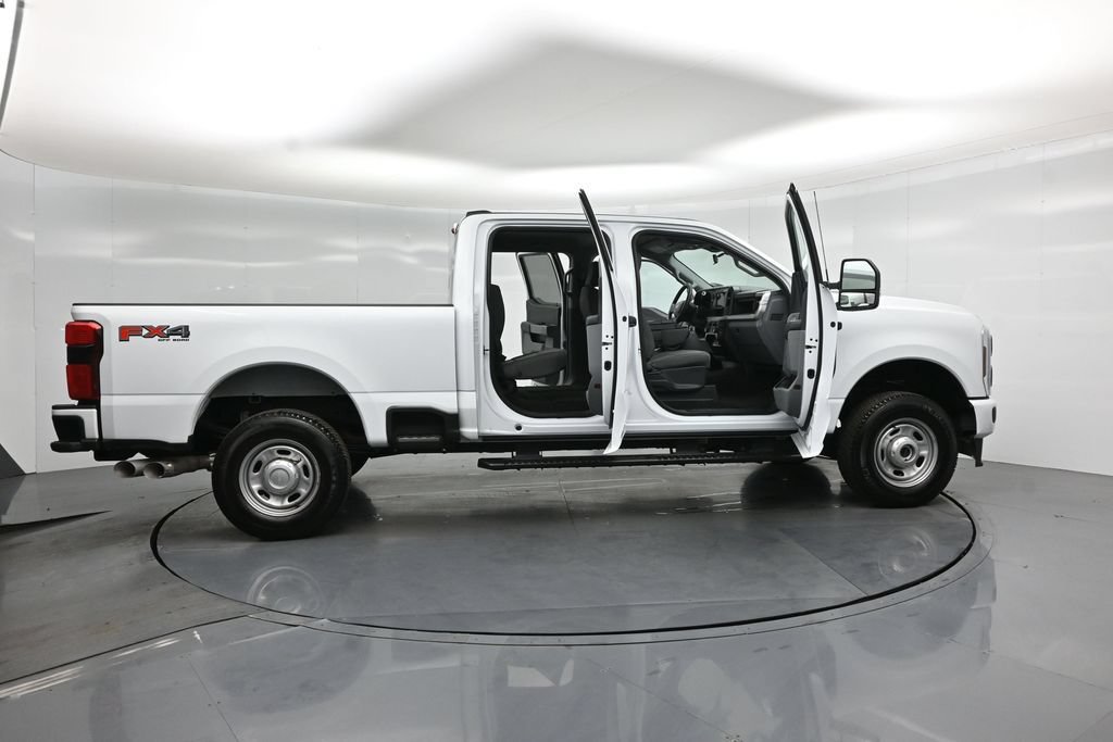 Used 2025 Ford F250 XL w/ STX Appearance Package AWD/4WD image 4