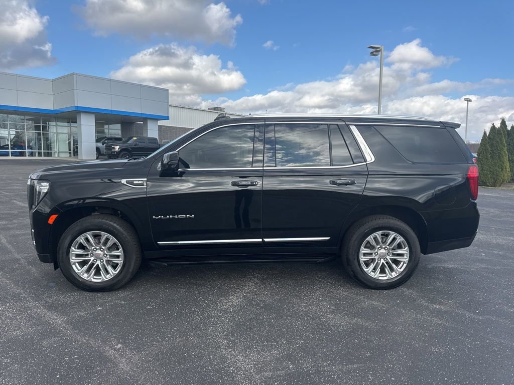 Used 2023 GMC Yukon SLT w/ SLT Luxury Package image 7