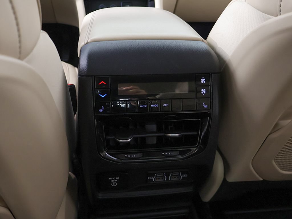 Used 2021 Jeep Grand Cherokee L Limited AWD/4WD image 64