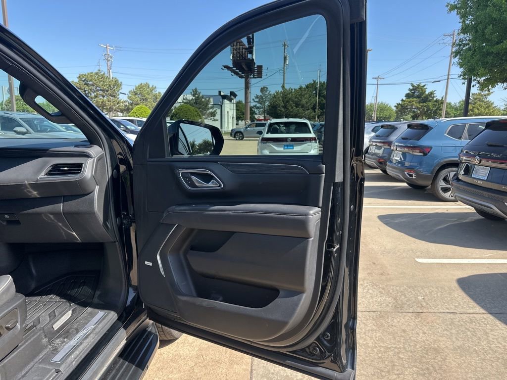 Used 2022 GMC Yukon XL SLT AWD/4WD image 23