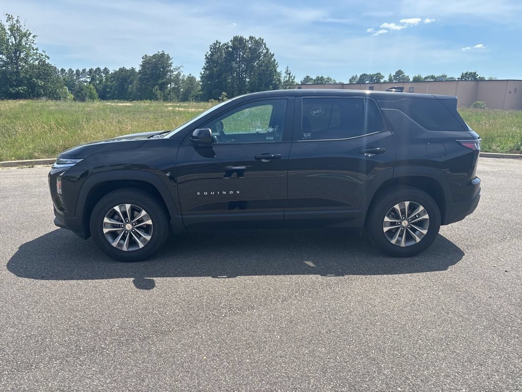 Used 2026 Chevrolet Equinox LT FWD image 4