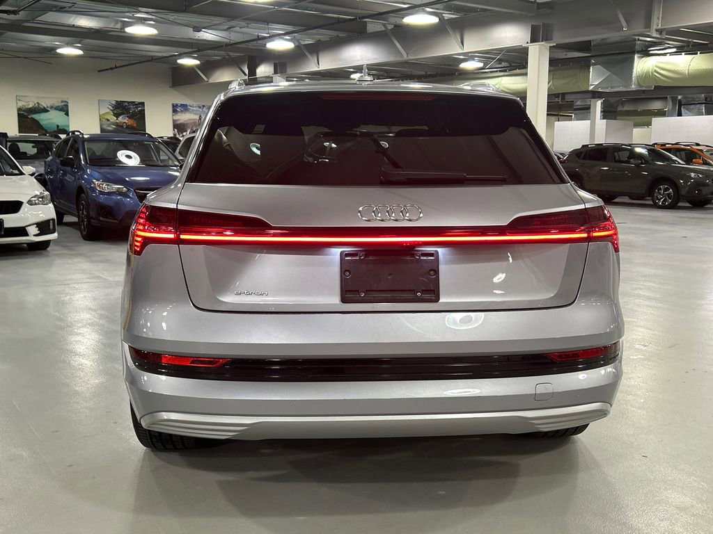 Used 2019 Audi e-tron Premium Plus image 3