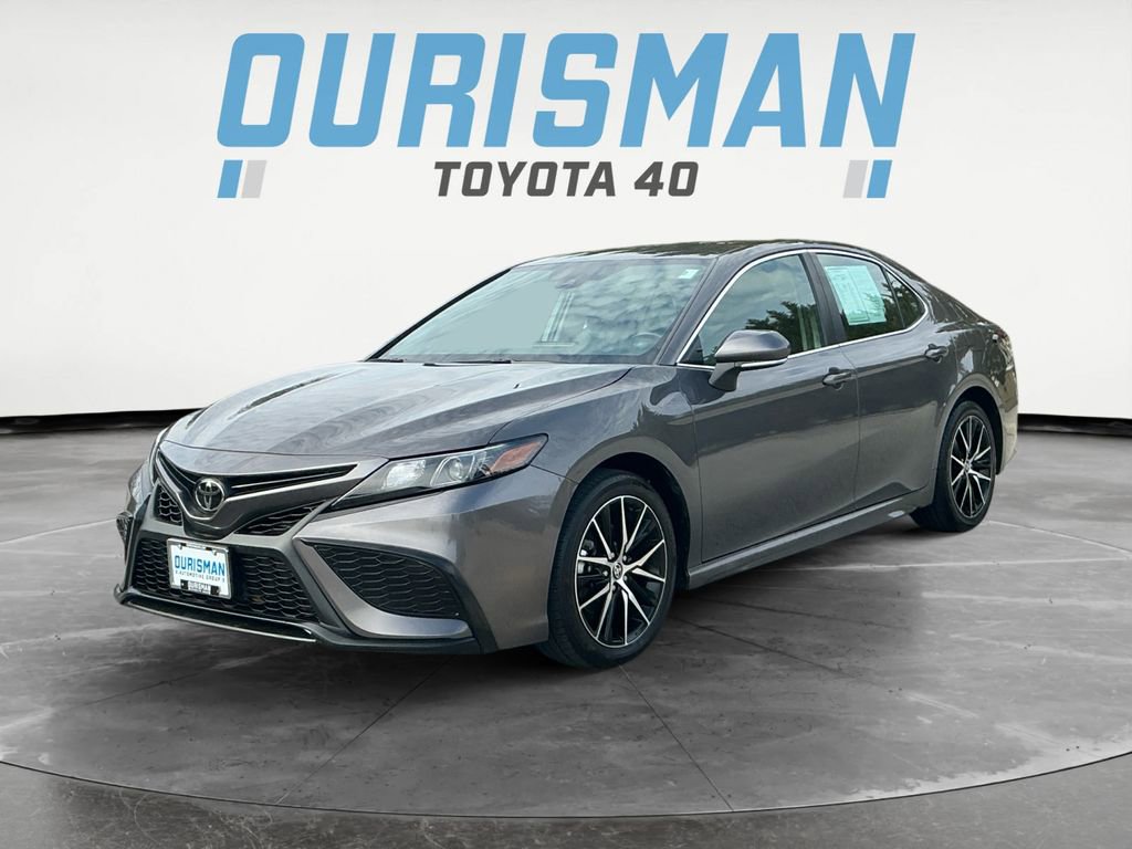 Certified 2023 Toyota Camry SE image 3