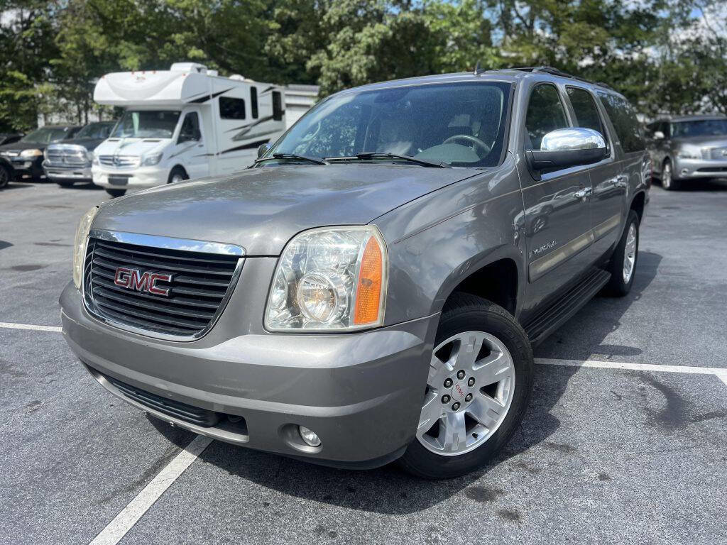 Used 2007 GMC Yukon XL SLT w/ SLT Preferred Equipment Group RWD image 1