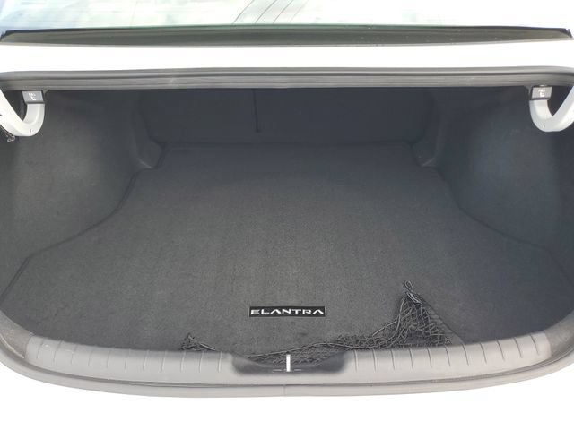 Used 2025 Hyundai Elantra Limited FWD image 8