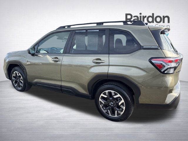 Used 2025 Subaru Forester Premium AWD/4WD image 5