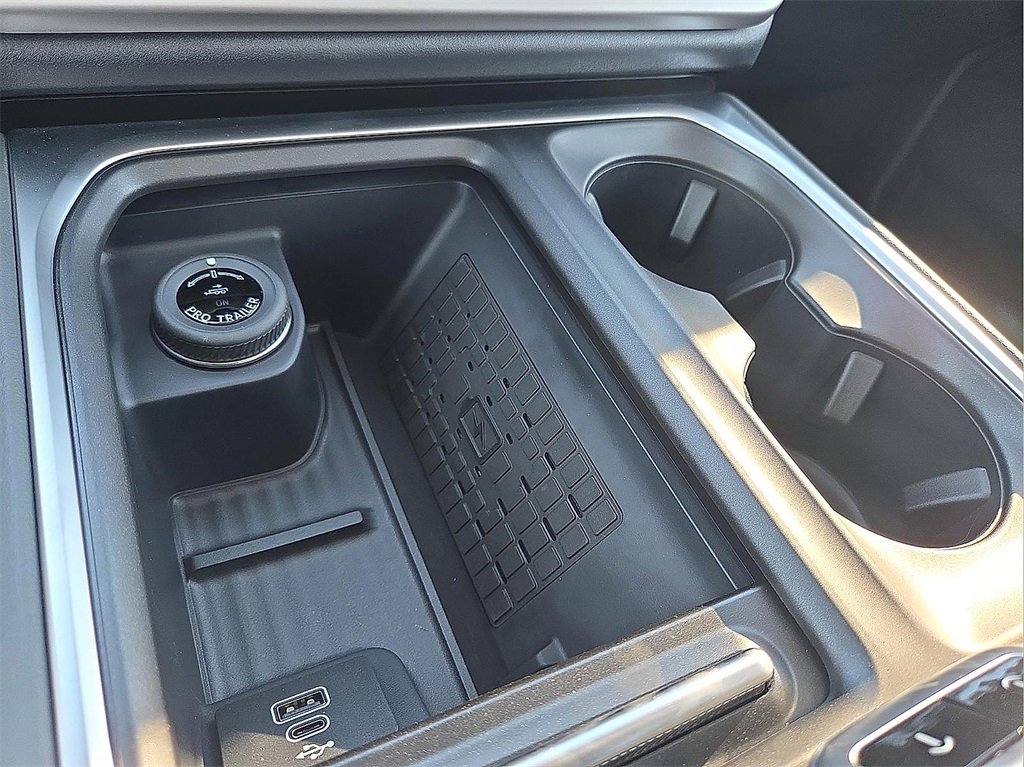 New 2025 Ford Expedition Active image 20