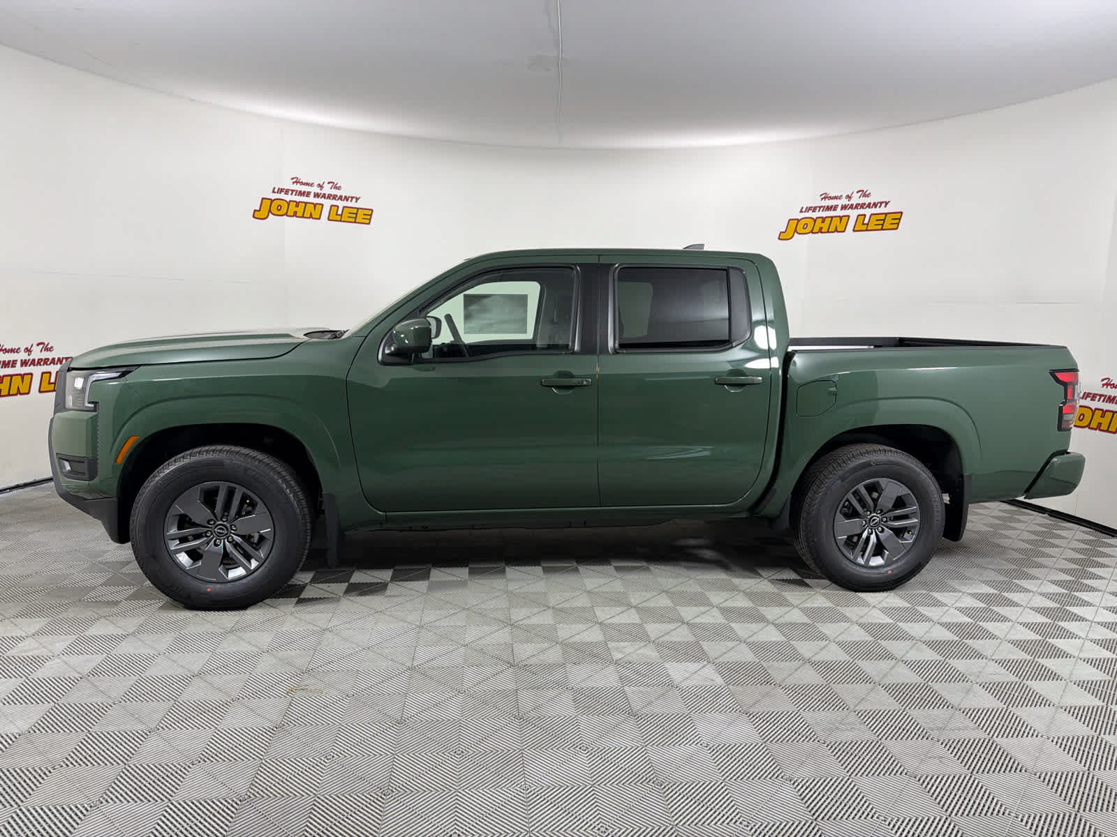 New 2026 Nissan Frontier SV w/ SV Convenience Package RWD image 2