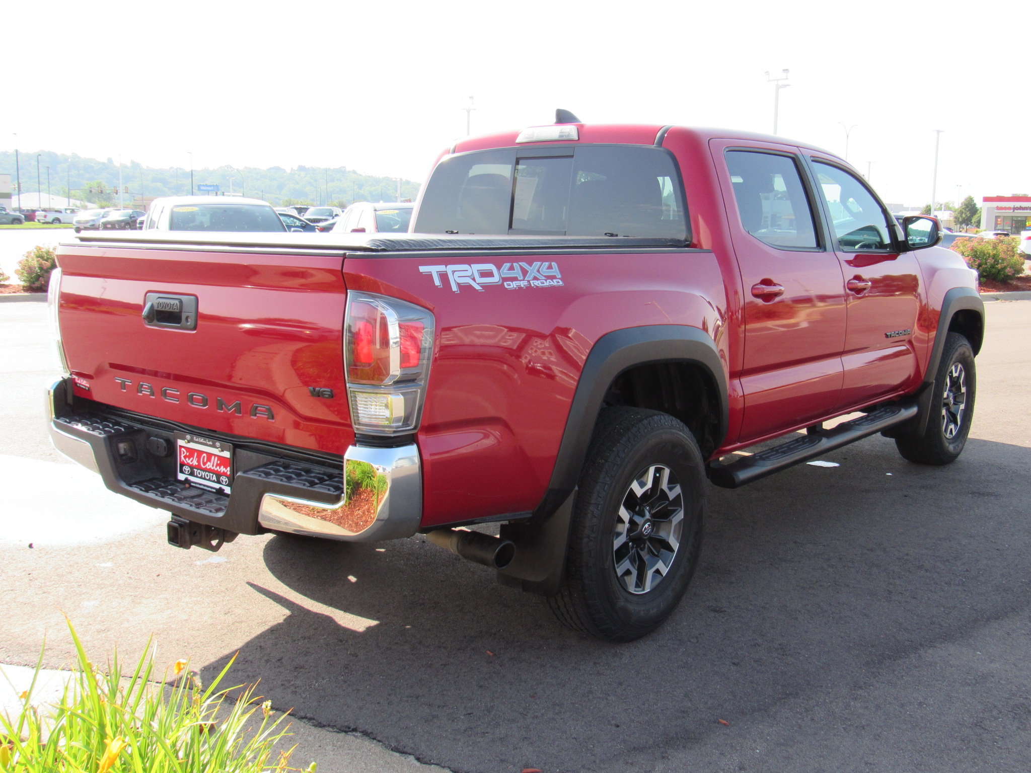 Used 2021 Toyota Tacoma TRD Off-Road w/ Blackout Package (TMS) AWD/4WD image 6