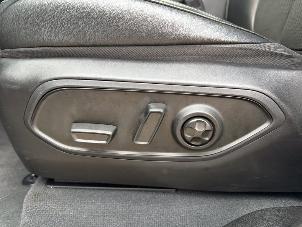Used 2023 Jeep Grand Cherokee Altitude RWD image 11