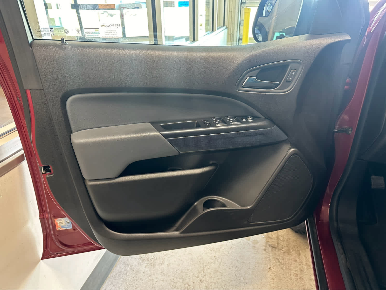 Used 2018 Chevrolet Colorado Z71 AWD/4WD image 14