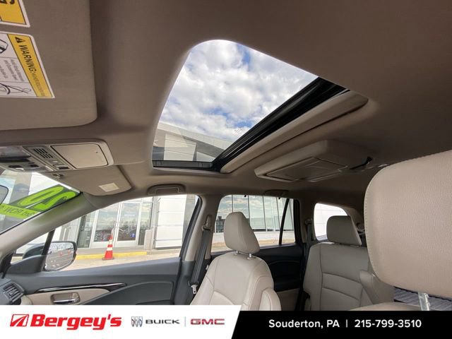 Used 2020 Honda Pilot Touring image 21