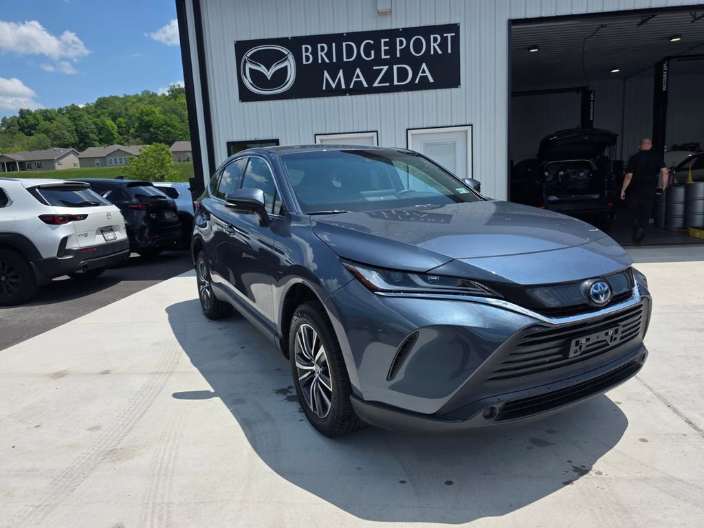 Used 2023 Toyota Venza LE AWD/4WD image 1