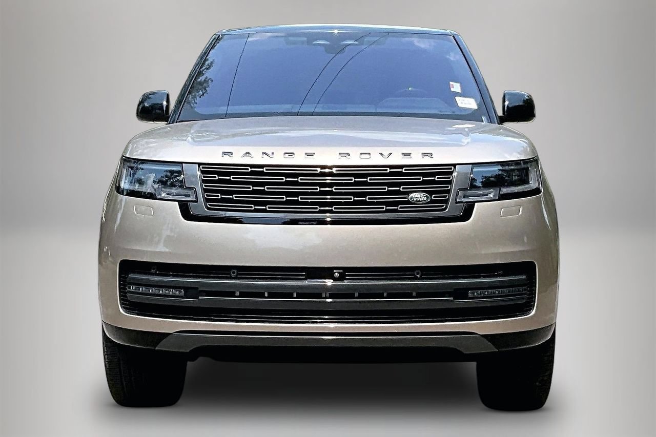 Used 2023 Land Rover Range Rover SE AWD/4WD image 3