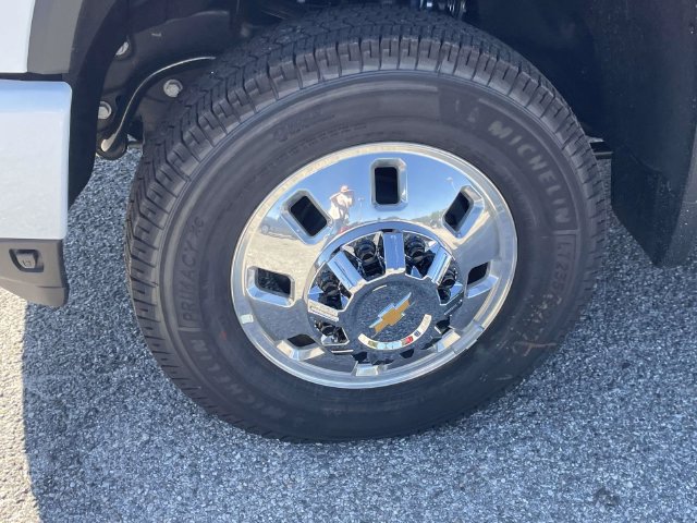 New 2026 Chevrolet Silverado 3500 High Country w/ High Country Premium Package AWD/4WD image 9