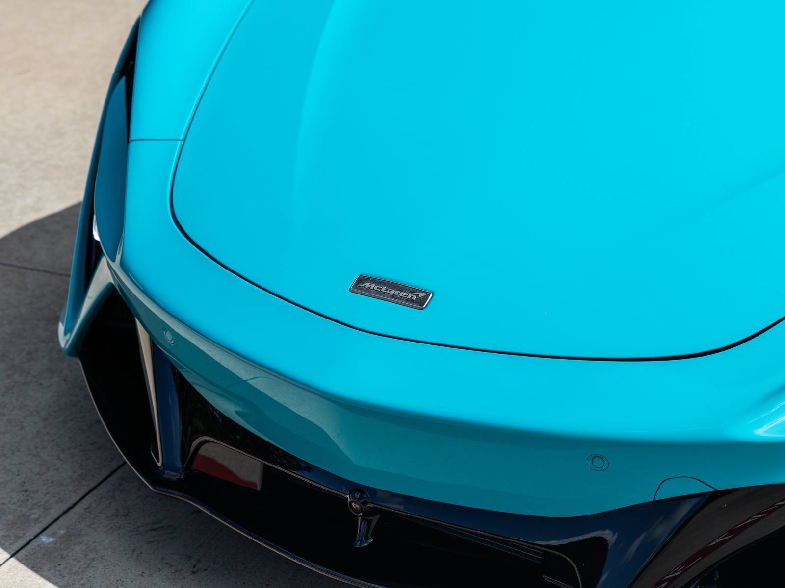 Used 2025 McLaren Artura Spider RWD image 17