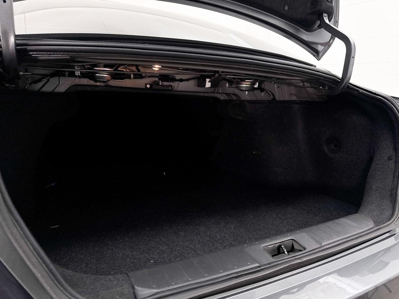 Used 2023 Nissan Sentra S FWD image 28