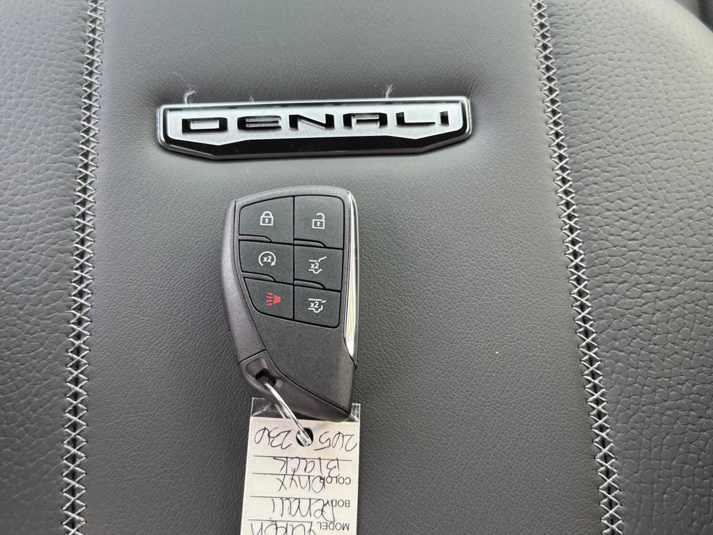 New 2026 GMC Yukon Denali w/ Denali Reserve Package image 40
