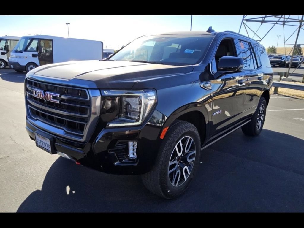 Used 2024 GMC Yukon AT4 w/ Technology Package AWD/4WD image 3