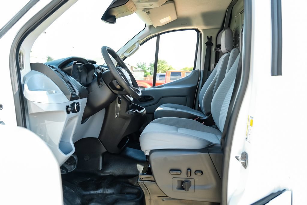 Used 2019 Ford Transit 250 130 Low Roof RWD image 3