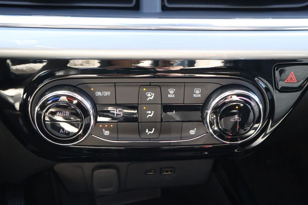 New 2026 Chevrolet Trax LT w/ Sunroof Package FWD image 28