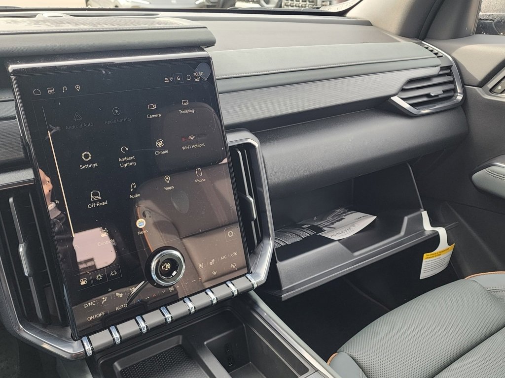 New 2026 GMC Acadia AT4 w/ Luxury Package image 36