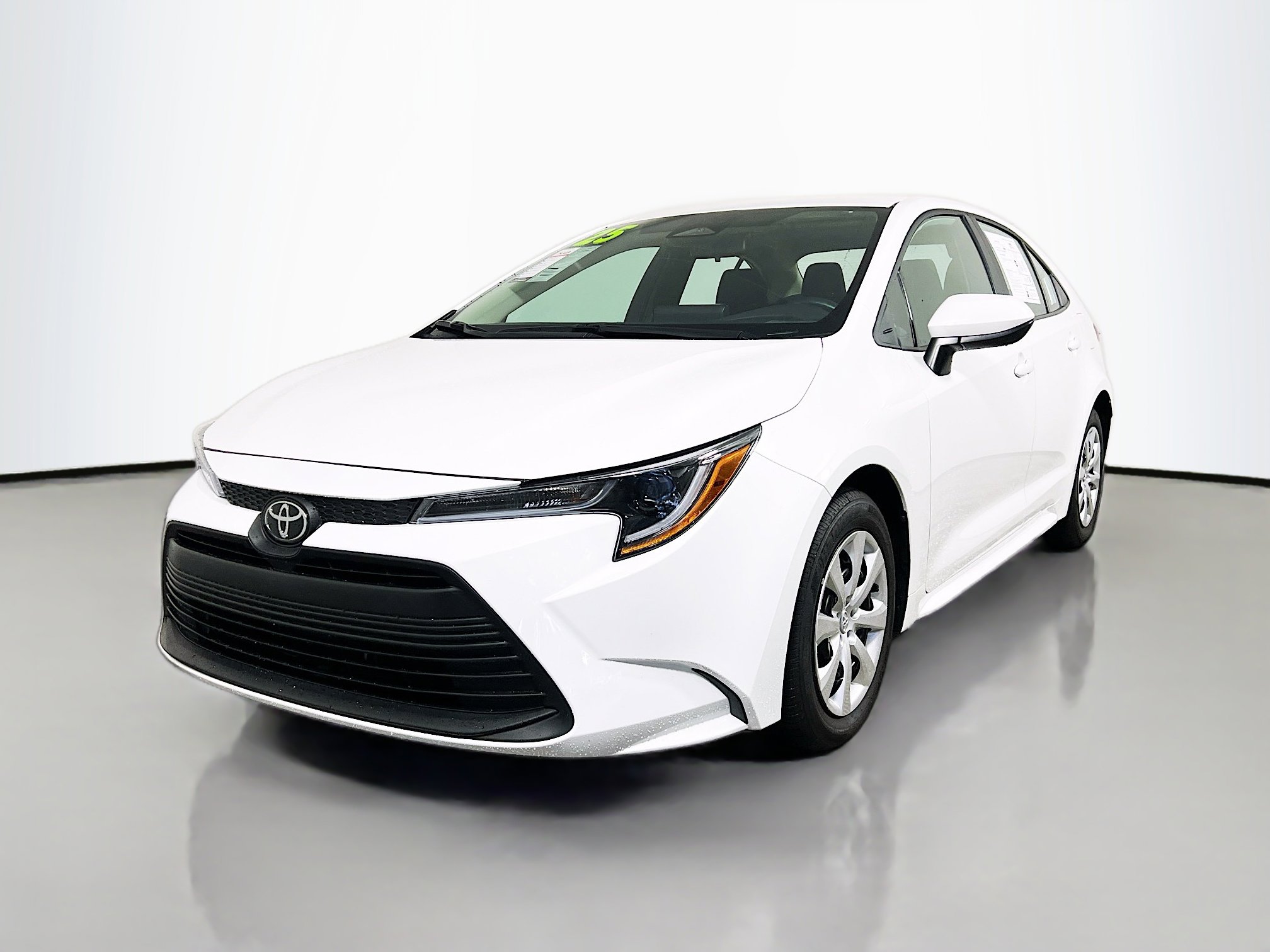 Used 2025 Toyota Corolla LE w/ Convenience Package image 10
